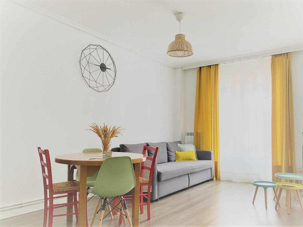 Apartamento Ayla Camino De Santiago Pamplona Ngoại thất bức ảnh